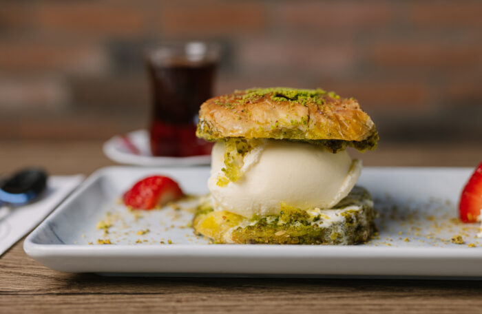 Baklava Burger met IJs